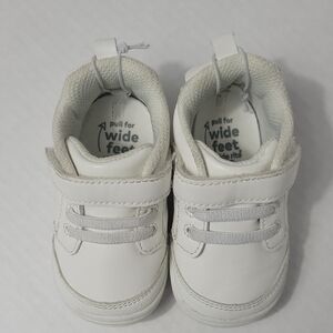 White Kids' Wide-Fit Sneakers with Hook-and-Loop Strap